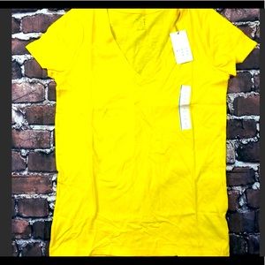 Yellow tee shirt